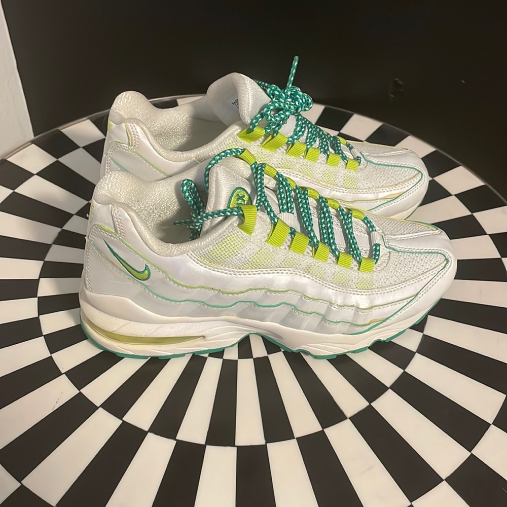 Women’s Air Max ‘95 good condition.